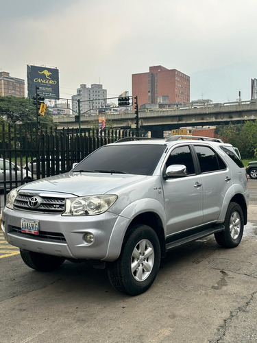 Toyota Fortuner 2010