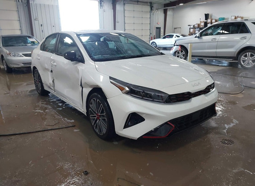 Kia Forte 2024 Yonke Partes Piezas Desarmo Despiezo