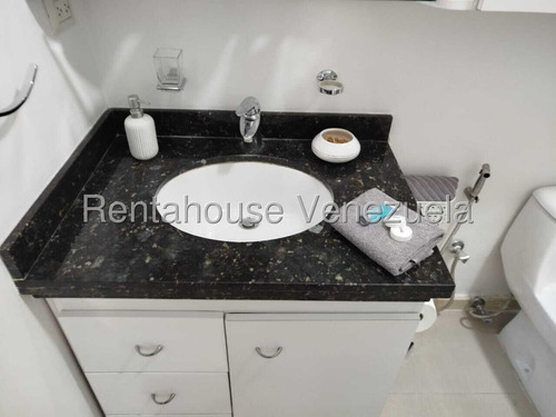 Alquiler De Departamento En. Santa Eduvigis #25-10867