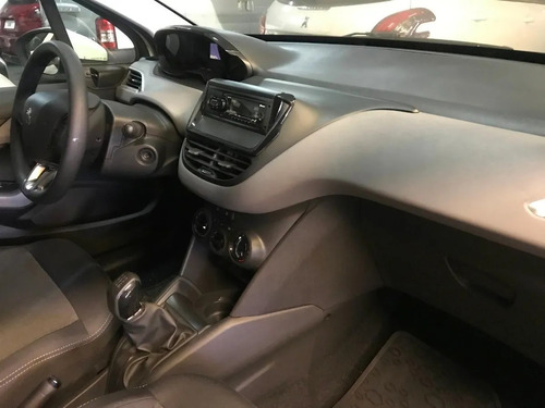 Peugeot 208 Active 1.6 Lv Okm
