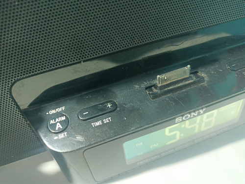 Radio Sony Dream Machine Con Detalle Leer Descripción Negro (Usado)