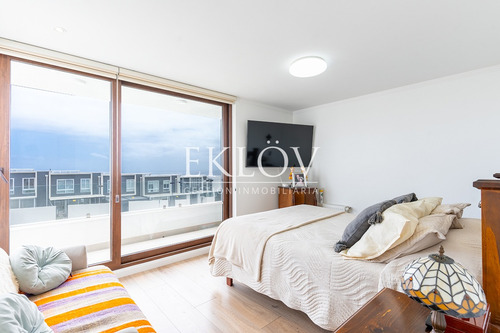 Casa Mediterránea En Lomas De Montemar, Moderna Y Con Vista