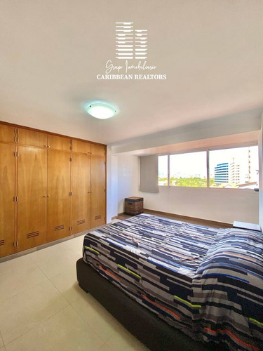 En Alquiler Apartamento En El Conj Resd Vincenzo Frente Al Centro Comercial La Vela. Costa Azul