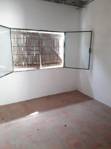 Dos Locales Comerciales, Cuchilla Alta.