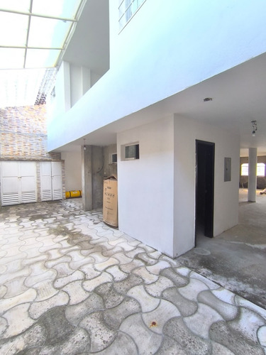 En Venta!! Espectacular Casa De 2 Niveles En Obra Blanca Exclusiva Urbanización Villa Vasconia Sector Polígono De Tiro