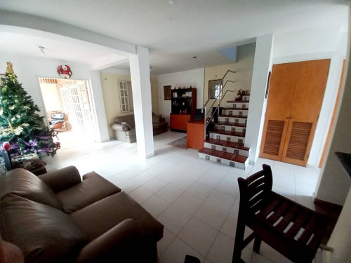 Imagen 3 de 19 de Los Frailejones Naguanagua Lindo Townhouse Maryori Wadskier 0414-9467879