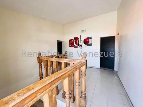 Estefani Salon Vende Casa En Bararida-lara-25-6025/