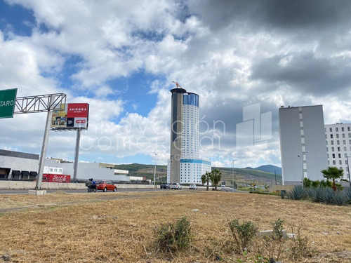 Consultorio En Venta En Juriquilla Piso 16.