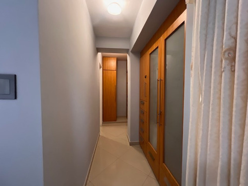Se Alquila Apartamento 210m2. Valle Arriba.