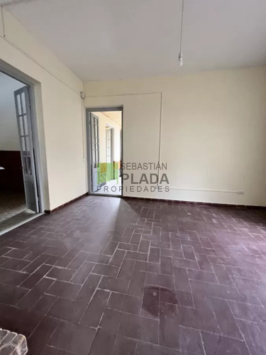 Gran Casa 4 Dormitorios, En Alquiler En El Centro De San Carlos