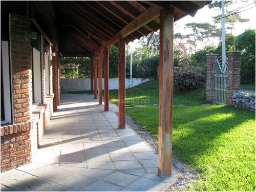 Casa En Alquiler En Punta Del Este, Excelente Zona En La Mansa- Ref: 17673