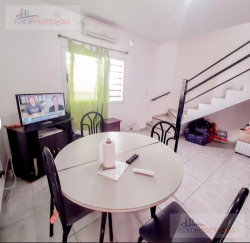 Imagen 3 de 9 de Dúplex En Venta C/cochera Y Parrilla - Los Hornos