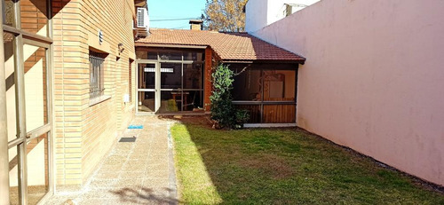Excelente Chalet De 4 Ambientes Sobre Lote De 500m2
