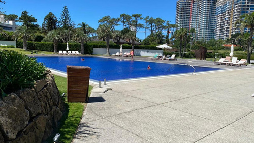 Apto En Torre De Alta Gama, 2 Suites Dep - Playa Mansa
