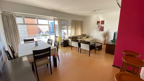 Apto De 2 Dormitorios 2 Baños, Balcon Y Cochera. En Mansa Con Vista Al Mar.- Ref: 2638