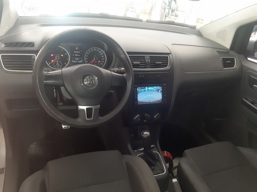 Imagem 7 de 10 de Volkswagen Crossfox 2013 1.6 Vht Total Flex 5p