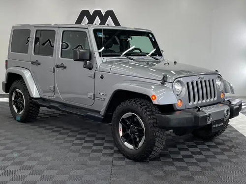 Jeep Wrangler 3.8 V6 Unlimited Sahara JK 4x4 At