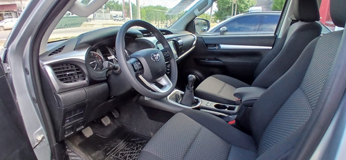 Toyota Hilux 2.4 Tdi Cd Sr 4X4 At