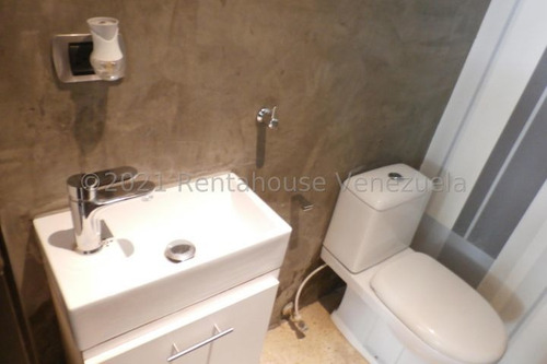 Imagen 13 de 14 de Venta De Casa Amoblada A Orilla Del Lago