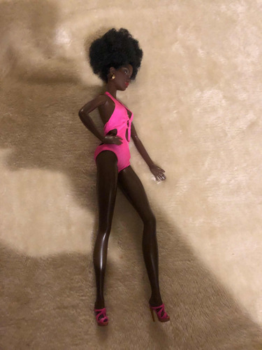 Barbie Top Módel Basics Collector Nikky Hermosa (Usado)
