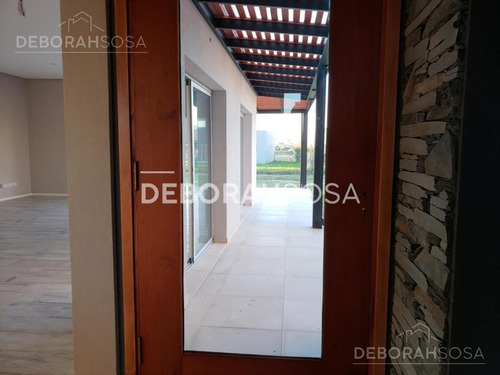 Imagen 6 de 6 de Hermosa Casa En Venta- El Cantón