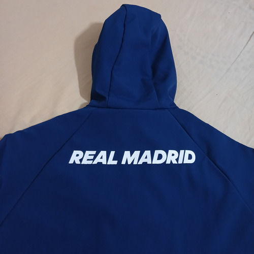Campera Travel Real Madrid 2020 España (Usado)