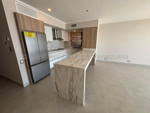 Venta De Hermoso Apartamento Con Vista Al Mar, Pampatar. Isla De Margarita.