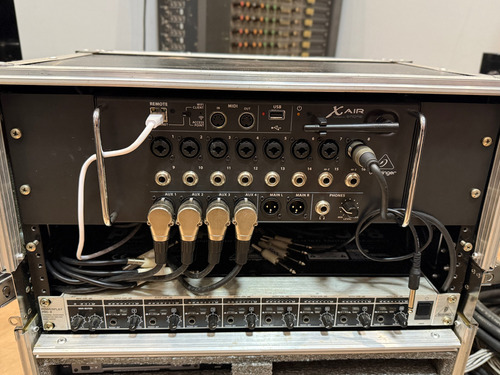 Mesa De Som Digital Behringer X-air Xr16 16 Canais Bivolt (Usado)