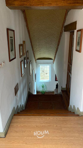Casa En Loma Del Padre, Cuajimalpa De Morelos Con 5 Recámaras, 400 M², Id: 146869