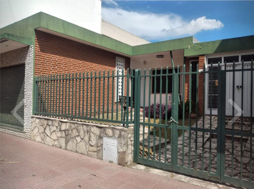 Local Y Casa De 3 Ambientes Terreno De 300 Mts !!! Zona Comercial !!!