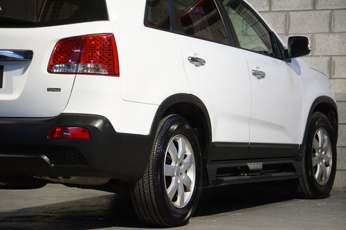 Imagen 9 de 15 de Kia Sorento Ex 2.4l 4x2 6at 3filas -carhaus