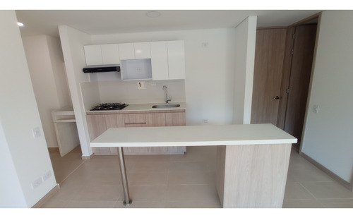 Apartamento En Loma De San José, Sabaneta