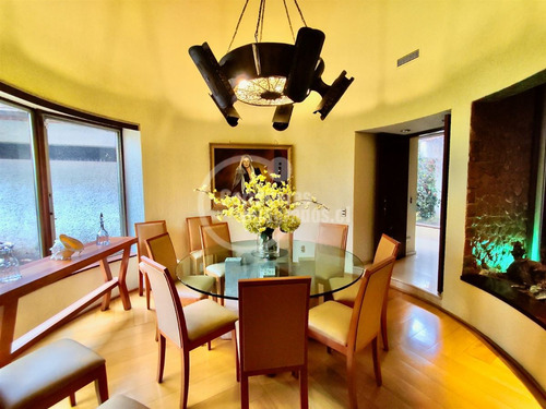 Casa En Venta En Lo Barnechea. Oportunidad!!!