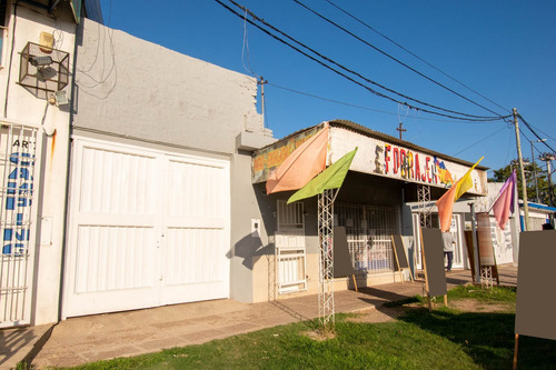 Imagen 4 de 20 de Local Comercial Con Galpon Y Gran Patio Verde