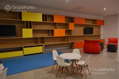 Departamento En Venta De 3 Dormitorios Mas Servicio - Playa Mansa, Zona Conrad Ref:0123