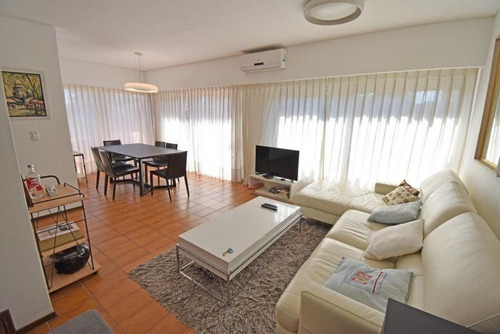 Imagen 2 de 16 de Apto Duplex Tipo Casa 3 Dorm Playa Mansa Punta Del Este