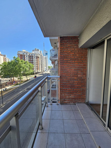 Venta Apartamento De Un (1) Dormitorio Con Balcón. Tres Cruces