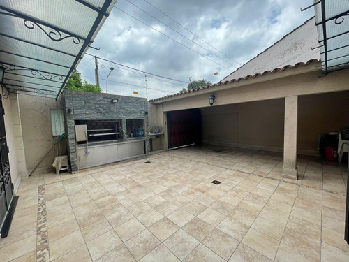 Imagen 3 de 25 de Casa 5 Amb. 192 M² Cub. C/ Cochera - Villa Luzuriaga