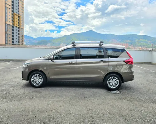 Suzuki Ertiga 1.5 At