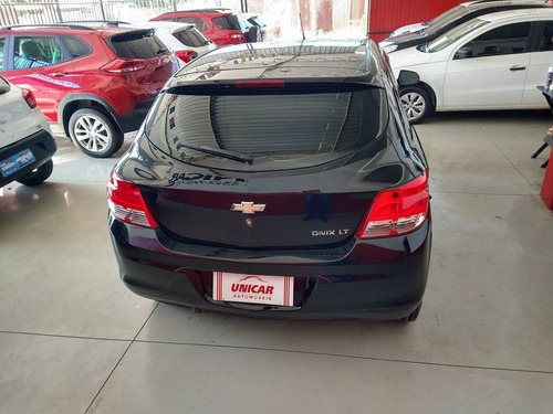 Imagem 4 de 9 de Chevrolet Onix 1.0 Mpfi Lt 8v Flex 4p Manual