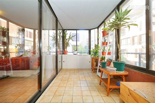 Departamento En Venta De 2 Dorm. En Las Condes