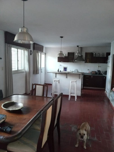 Imagen 6 de 14 de Casa Con Ambientes Amplios, C/pileta