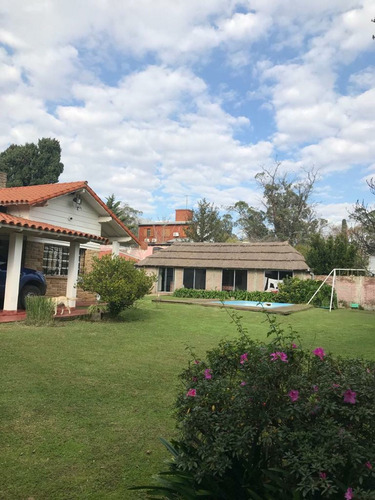 Imagen 3 de 30 de Casa Quinta Ranelagh Con Pileta Y Gran Parque