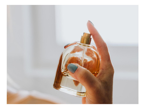 Perfume Marca Fraiche Dama Compatible Con 212 Vip Rose 60ml.
