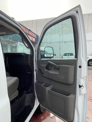 Chevrolet Express 6.0 Ls C 15 Pas At