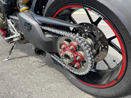 Imagen 13 de 20 de Ducati Streetfigterv4