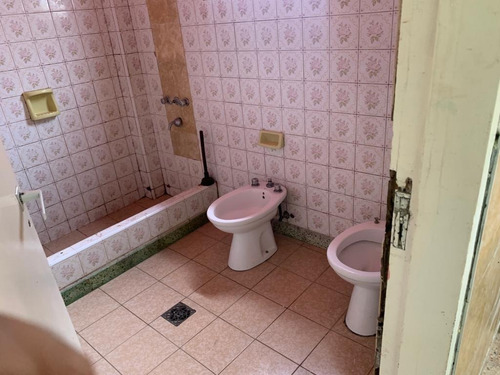 Imagen 9 de 14 de Casa 3 Ambientes, Con Deposito En Villa Luzuriaga.