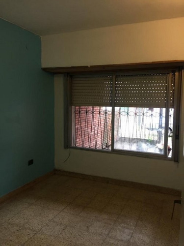 Casa En Alquiler En Muy Buena Ubicacion!! Maximo Paz 860
