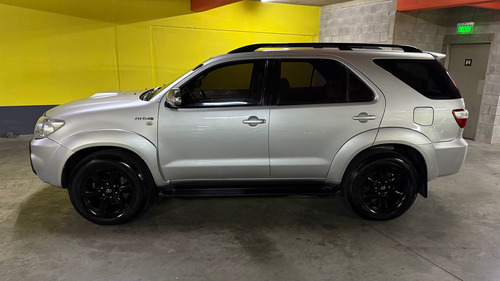 Toyota Hilux SW4 3.0 I Srv At C/cuero 4x4 (2009)