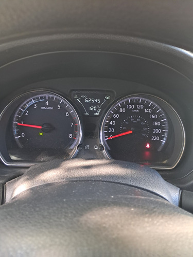Nissan Versa 1.6 Advance